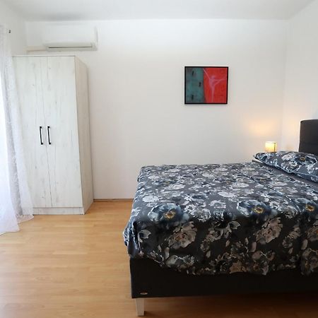 Apartmani Ivan Pula Exterior foto