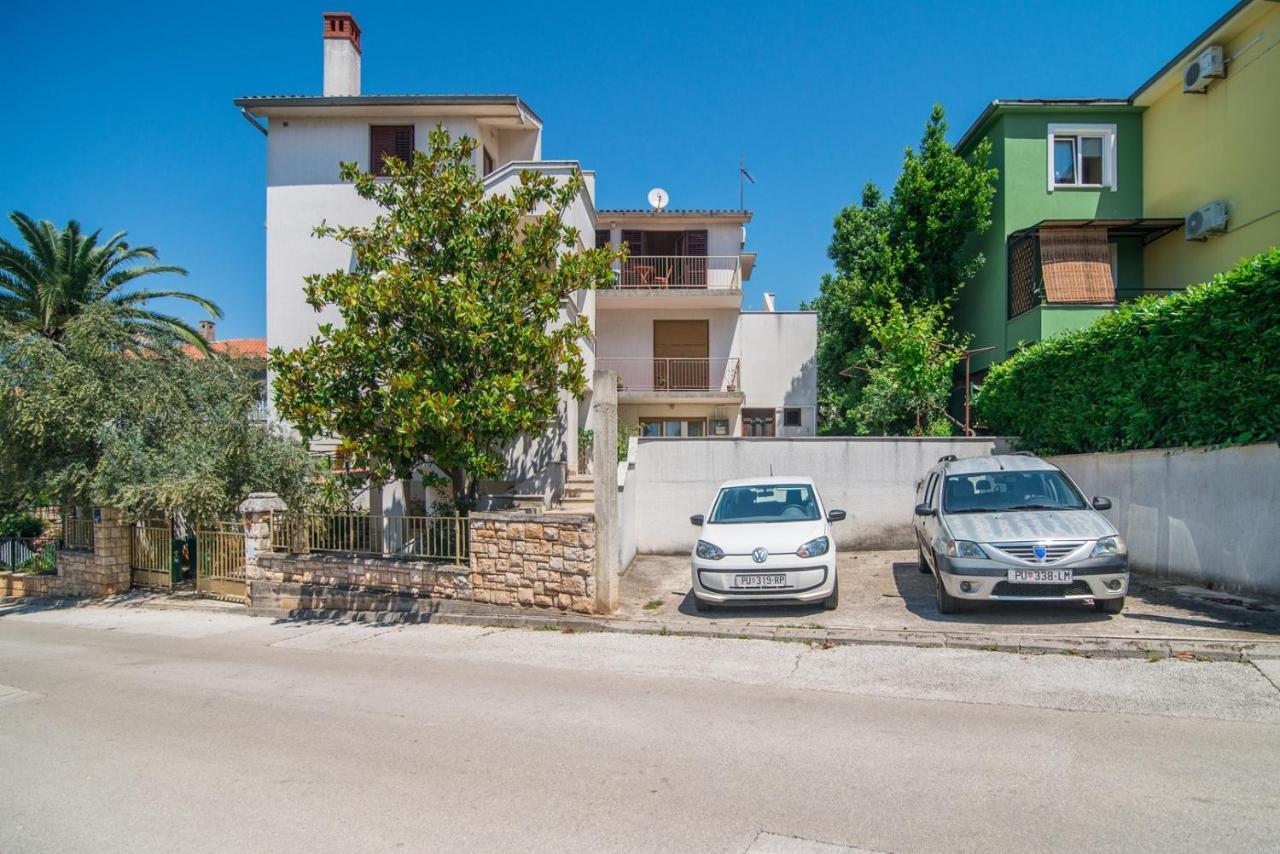 Apartmani Ivan Pula Exterior foto